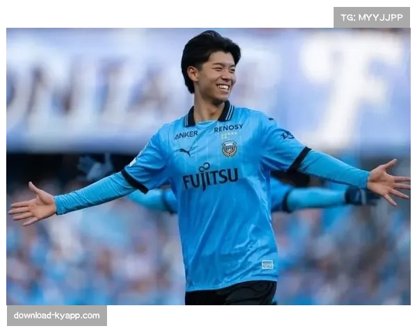 日本球员高井幸大国家队首秀对阵中国 年轻中卫成长速度惊人 日本球员高井幸大国家队首秀对阵中国 年轻中卫成长速度惊人