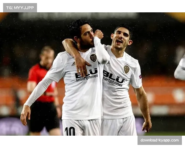 巴列卡诺边路进攻活跃 但中路包抄点不足