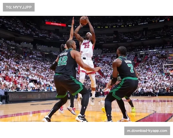 热火联防体系考验骑士挡拆 巴特勒低位单打造成斯特鲁斯对位难题